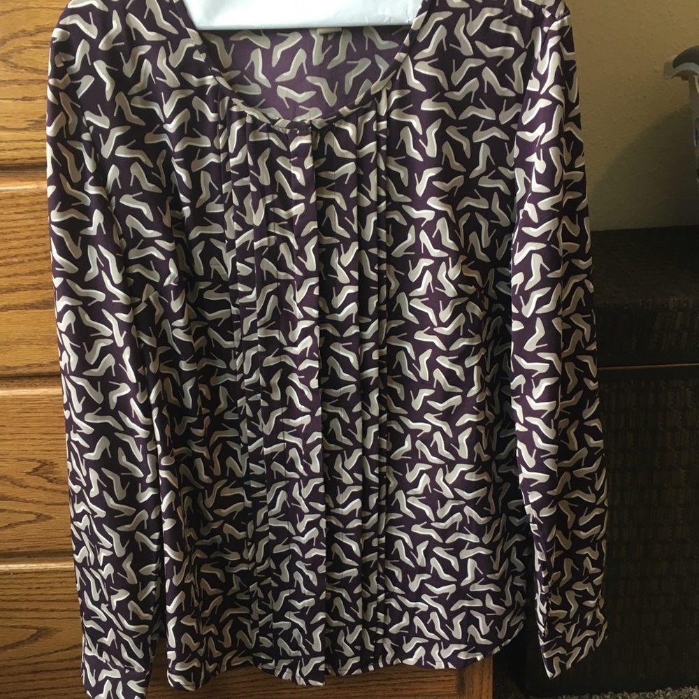 Banana Republic Blouse w/ High Heeled Shoe Pattern - Picture 2 of 6